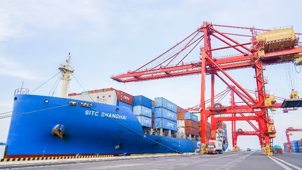 Hệ thống điện năng lượng mặt trời giúp khách hàng tiết kiệm chi phí, nâng cao hiệu quả chuỗi cung ứng.