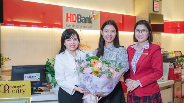 Chị Lê Quang Hạnh Phúc (Thành phố Hồ Chí Minh) đã trở thành chủ nhân của giải thưởng lớn nhất - Sổ tiết kiệm 3 tỷ đồng.