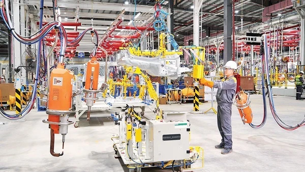 Sản xuất, lắp ráp ô-tô điện ở Vũng Áng.