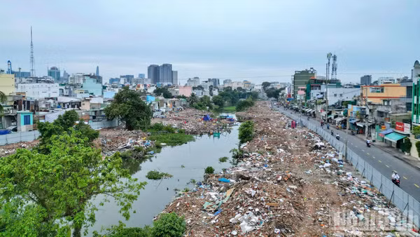 Dự án cải tạo rạch Xuyên Tâm được tái khởi động, diện mạo khu vực dọc tuyến rạch đã có nhiều thay đổi trong công tác giải phóng mặt bằng.