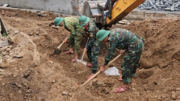Đội quy tập 584 tìm kiếm hài cốt liệt sĩ tại Di tích Trường Bồ Đề.