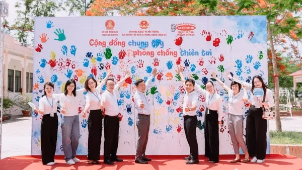 Acecook Việt Nam đồng hành cùng Cục Quản lý đê điều và Phòng, chống thiên tai triển khai chuỗi hoạt động tuyên truyền, giáo dục kiến thức cho cộng đồng.