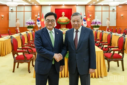 Tổng Bí thư Tô Lâm và Chủ tịch Quốc hội Hàn Quốc Woo Won Shik. (Ảnh: DUY LINH)