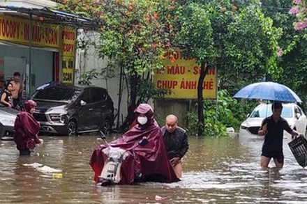 Bản tin Thời sự sáng 8/10: Trưởng ban Chỉ đạo Phòng thủ dân sự Quốc gia chỉ đạo ứng phó với mưa, lũ lớn