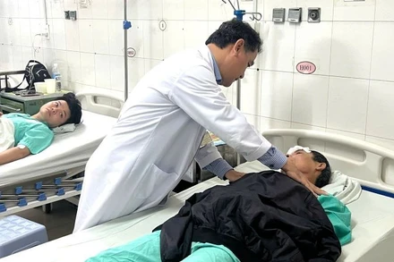 Các nạn nhân đang được cấp cứu và điều trị tại Bệnh viện đa khoa tỉnh Khánh Hòa.