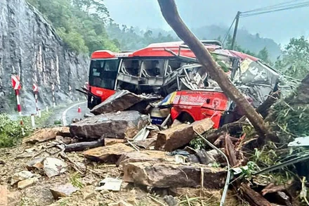 Bản tin thời sự sáng 18/11/2025: 7 người tử vong, hàng chục người bị thương ở Miền Trung và Tây Nguyên do mưa lũ