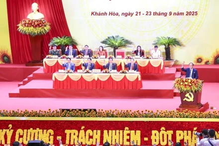 Đoàn Chủ tịch điều hành Đại hội đại biểu Đảng bộ tỉnh Khánh Hòa lần thứ I, nhiệm kỳ 2025-2030.