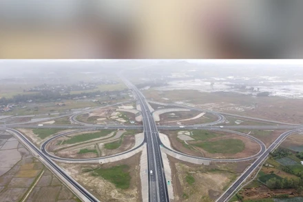 Bản tin thời sự sáng 22/12/2025: Thông toàn tuyến cao tốc Bắc-Nam từ Cao Bằng tới Cà Mau trong năm nay