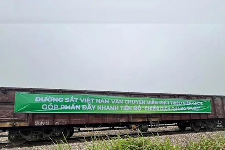 Bản tin thời sự sáng 15/12/2025: Ngành Đường sắt miễn phí vận chuyển 1 triệu viên gạch hỗ trợ miền Trung