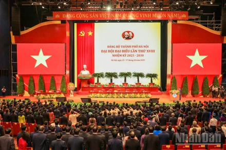Hướng Tới Đại Hội Đảng Toàn Quốc Lần Thứ Xiv - Trang 1 Quang Cảnh Phiên Trù Bị Đại Hội Đại Biểu Đảng Bộ Thành Phố Hà Nội Lần Thứ 18.