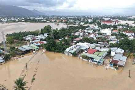 Phường Tây Nha Trang nhiều khu vực bị ngập trở lại.