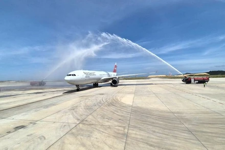 Chuyến bay RA73850 của Hãng hàng không quốc tế Nordwind hạ cánh an toàn tại sân bay quốc tế Cam Ranh.