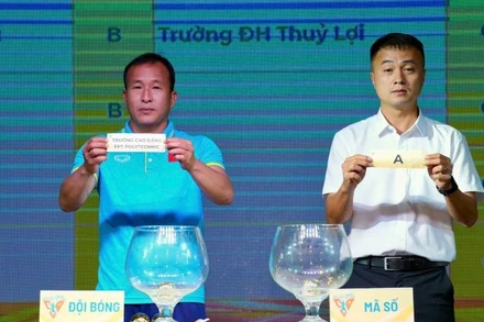 Đại diện các đội bốc thăm chia bảng đấu Giải bóng đá Thanh niên sinh viên Việt Nam 2026.
