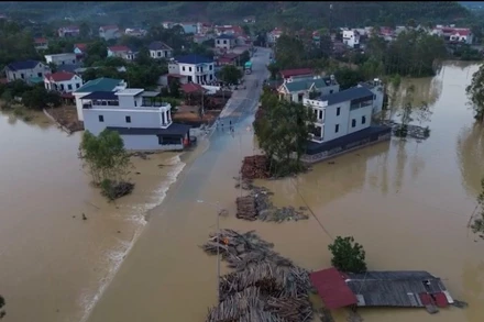 [Video] Khẩn trương tiếp cận các khu vực bị cô lập tại tâm lũ Bắc Ninh