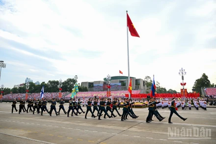 Tại buổi Tổng duyệt sáng 30/8, bốn đoàn quân đội quốc tế gồm: Trung Quốc, Nga, Lào và Campuchia đã tham gia diễu binh, diễu hành trên Quảng trường Ba Đình. (Ảnh: DUY LINH)