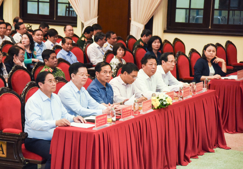 Thủ tướng Phạm Minh Chính và các đại biểu dự Hội nghị toàn quốc tập huấn về tổ chức và hoạt động của tổ chức Đảng, chính quyền, Mặt trận Tổ quốc Việt Nam, các đoàn thể chính trị ở cấp xã (mới).
