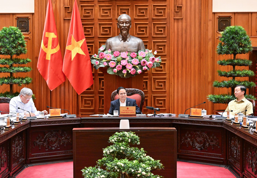 Thủ tướng Phạm Minh Chính chủ trì cuộc họp.