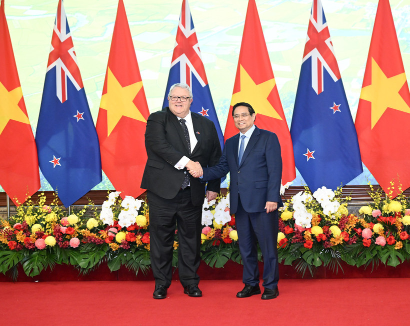 Thủ tướng Phạm Minh Chính và Chủ tịch Quốc hội New Zealand Gerry Brownlee.