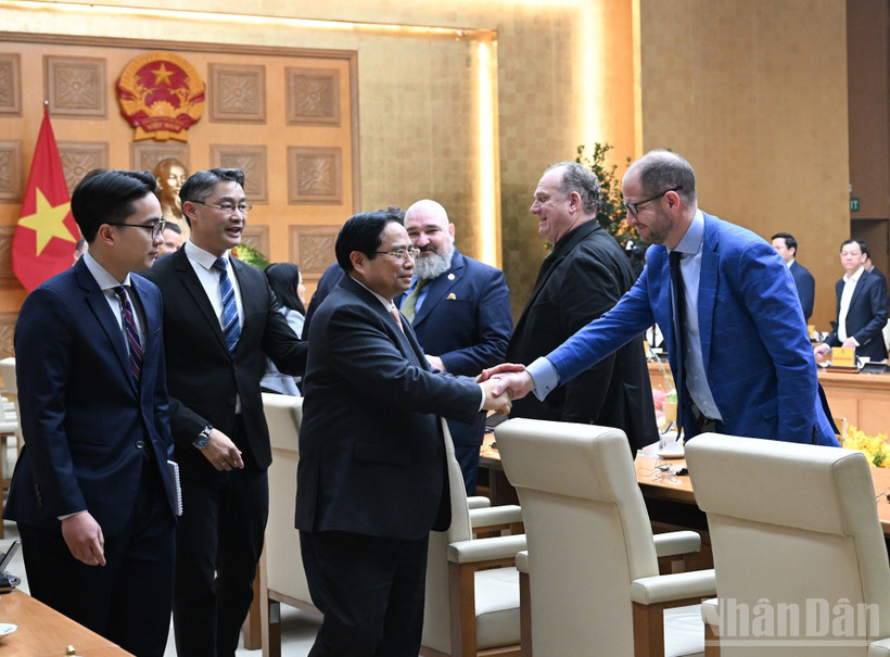 Thủ tướng Phạm Minh Chính với các doanh nghiệp Thụy Sĩ.