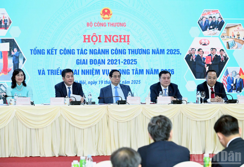 Thủ tướng Phạm Minh Chính dự Hội nghị tổng kết công tác ngành công Thương năm 2025 và triển khai nhiệm vụ trọng tâm năm 2026. 