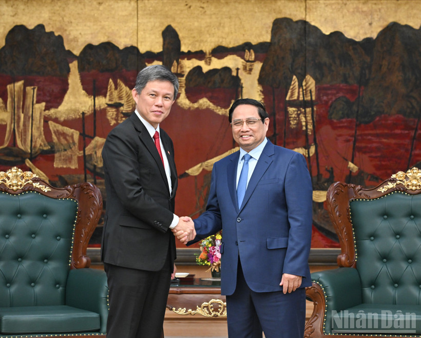 Thủ tướng Phạm Minh Chính tiếp Phó Tổng Thư ký Đảng Hành động Nhân dân Singapore, Bộ trưởng Điều phối các Dịch vụ Công kiêm Bộ trưởng Quốc phòng Chan Chun Sing.