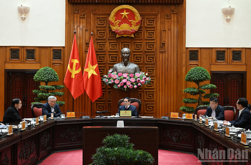 Thủ tướng Phạm Minh Chính chủ trì cuộc họp của Thường trực Chính phủ để thông qua các dự thảo báo cáo về các dự án điện hạt nhân