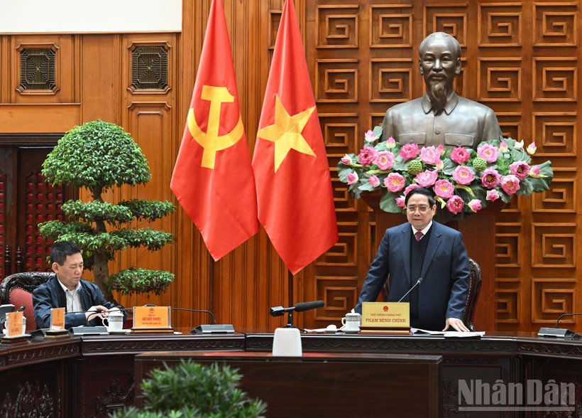 Thủ tướng Phạm Minh Chính phát biểu chỉ đạo tại phiên họp.