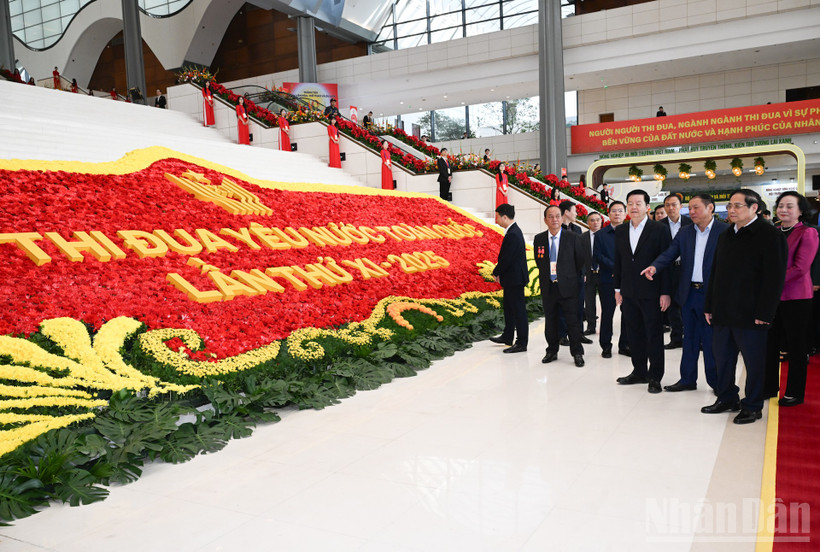 Thủ tướng Phạm Minh Chính - Chủ tịch Hội đồng Thi đua-Khen thưởng Trung ương kiểm tra công tác chuẩn bị Đại hội Thi đua yêu nước toàn quốc lần thứ XI.