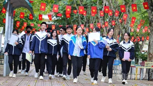 Học sinh thành phố Bảo Lộc, tỉnh Lâm Đồng hoàn thành buổi thi môn ngữ văn sáng 26/6.