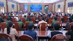 Quang cảnh lễ phát động.