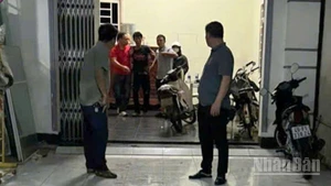 Lực lượng công an khống chế, bắt giữ Nguyễn Văn Nhân, giải thoát an toàn cho nạn nhân.