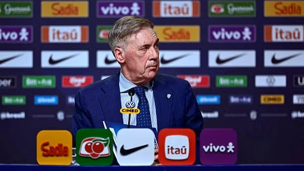 Vị thuyền trưởng của Selecao khẳng định tuyệt đối sự tin tưởng dành cho Neymar trước bão dư luận. (Ảnh: CBF)