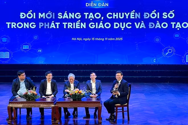 Các diễn giả trao đổi ý kiến tại Diễn đàn.