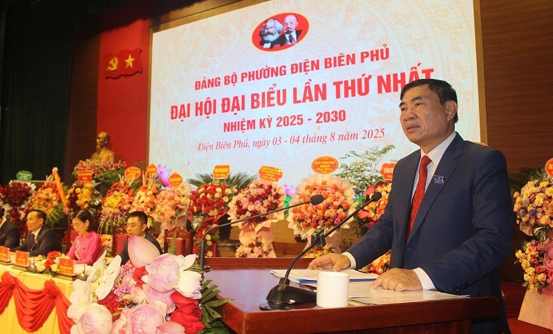 Đồng chí Trần Quốc Cường, Ủy viên Trung ương Đảng, Bí thư Tỉnh ủy Điện Biên phát biểu chỉ đạo tại đại hội Đại biểu Đảng bộ phường Điện Biên Phủ. img-7360.jpg