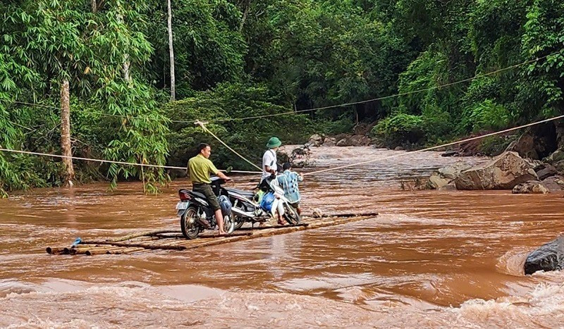 Đoạn suối (trong ảnh) là nơi cháu L.A.A. bị nước cuốn trôi khi đi bè vào sáng 4/7 vừa qua. img-6227.jpg