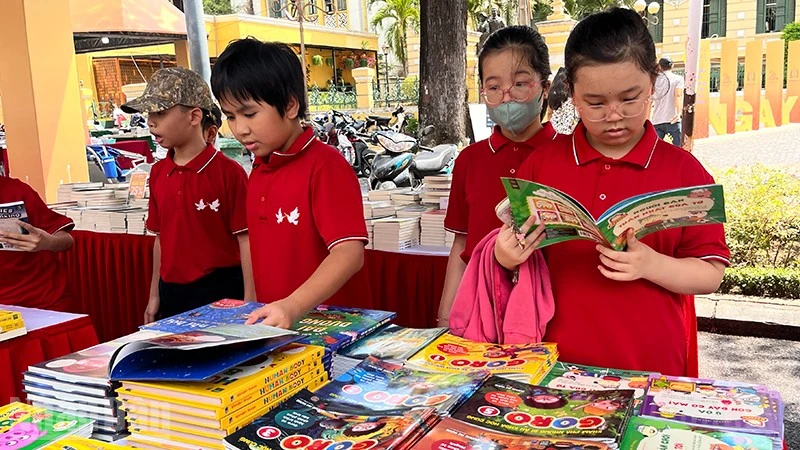 Ngày Sách và Văn hóa đọc Việt Nam lần 5 năm 2026: Tri thức thay đổi cuộc đời