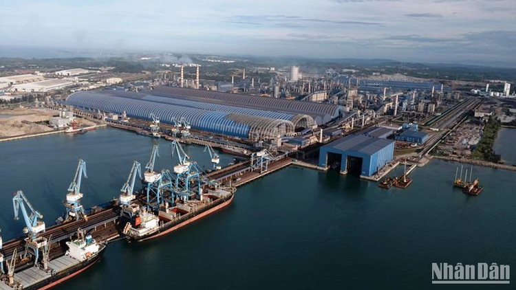 Dự án Khu liên hợp sản xuất gang thép Hòa Phát Dung Quất sẽ nâng công suất lên 6 triệu tấn/năm.