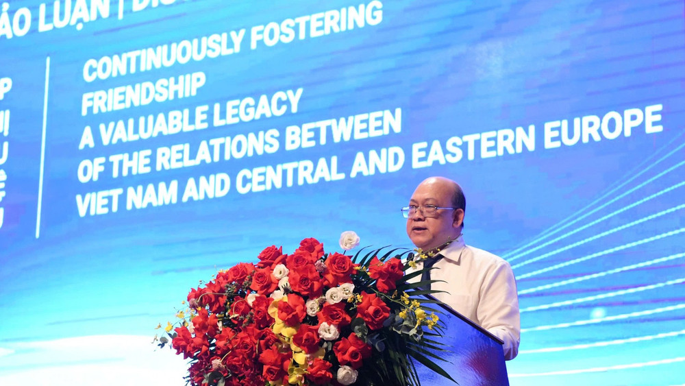 Phó Giáo sư, Tiến sĩ Huỳnh Quyết Thắng, Giám đốc Đại học Bách Khoa Hà Nội cũng là Chủ tịch Hội Hữu nghị Việt Nam-Bulgari đề xuất 3 sáng kiến thúc đẩy hơn nữa quan hệ Việt Nam và các nước Trung Đông Âu. (Ảnh: THẾ DƯƠNG) chu-tich-hoi-huu-nghi-6664.jpg