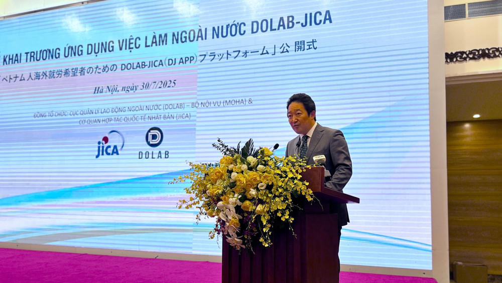 Ông Ishikawa Isamu, Công sứ Đại sứ quán Nhật Bản tại Việt Nam chia sẻ về ý nghĩa của ứng dụng DOLAB-JICA. (Ảnh: HẢI YẾN) img-1086-3128.jpg