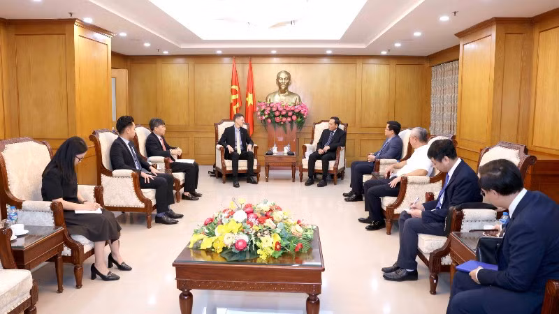 vna-potal-truong-ban-chinh-sach-chien-luoc-trung-uong-tran-luu-quang-tiep-chu-tich-aes-viet-nam-8139053-7003.jpg