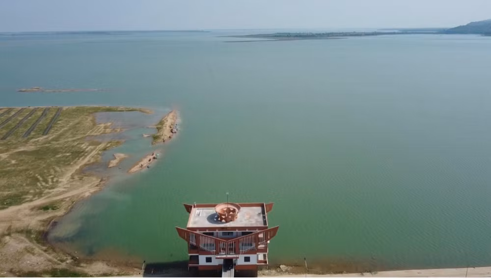 Viện Kỹ thuật Biển triển khai lấy mẫu kiểm tra chất lượng nước hồ Dầu Tiếng.