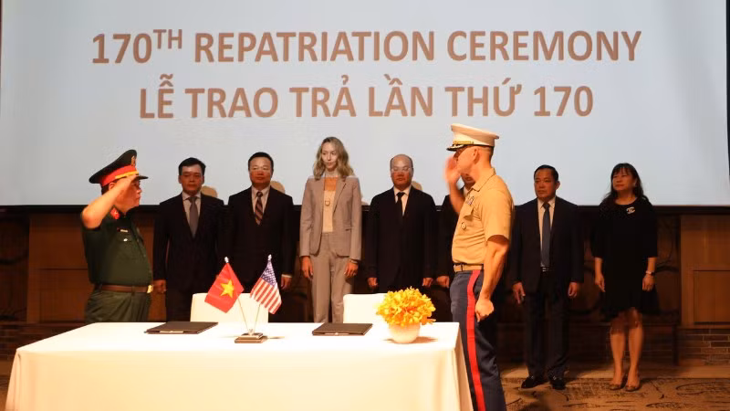 Lễ trao trả hài cốt quân nhân Hoa Kỳ mất tích trong chiến tranh ở Việt Nam lần thứ 170. (Ảnh: BNG)