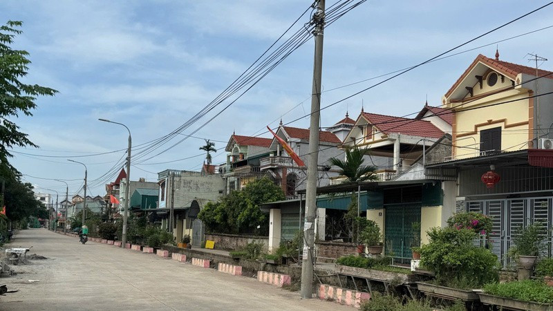 Đường giao thông nông thôn tại xã Hồng Vân, huyện Thường Tín, thành phố Hà Nội.
