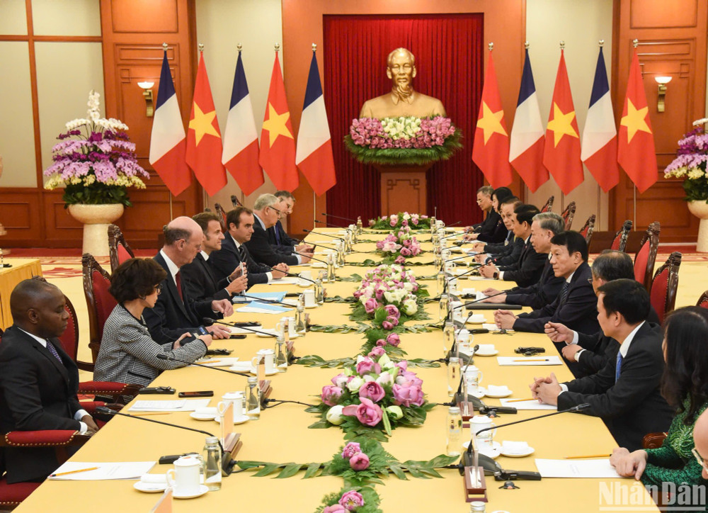 Tổng Bí thư Tô Lâm tiếp Tổng thống Pháp Emmanuel Macron tại Trụ sở Trung ương Đảng. (Ảnh: TRẦN HẢI) tbt-tt-phap-2.jpg