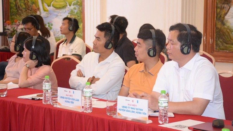 Các chuyên gia trong và ngoài nước, chính quyền địa phương cùng đại diện các doanh nghiệp tại sự kiện. (Ảnh: UNDP) img-2948-787.jpg