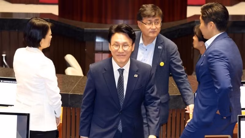 Ông Kim Min-seok tham dự một phiên họp của Quốc hội Hàn Quốc, ngày 3/7. (Ảnh: Newsis/Tân Hoa xã)