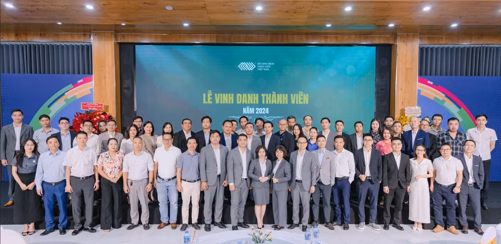 Lễ Vinh danh Thành viên xuất sắc năm 2024, sự kiện có ý nghĩa đặc biệt khi diễn ra ngay trước thềm kỷ niệm 15 năm thành lập MXV (2010-2025).