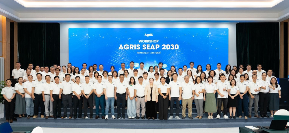 Đội ngũ lãnh đạo xuất sắc của hệ thống AgriS - sự giao thoa giữa kinh nghiệm ngành sâu sắc, quản trị quốc tế vượt trội, tư duy đổi mới và khát vọng khai mở tương lai ngành nông nghiệp số. capture.jpg
