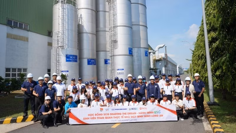 Không chỉ hỗ trợ tài chính, học bổng SCG Sharing the Dream còn bổ sung nhiều hoạt động tích hợp nhằm trang bị kiến thức và kỹ năng cho sinh viên.