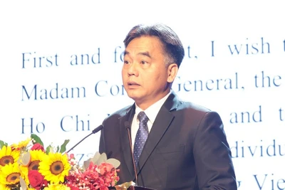 Ông Nguyễn Lộc Hà, Phó Chủ tịch Ủy ban nhân dân Thành phố Hồ Chí Minh phát biểu chúc mừng tại Lễ kỷ niệm.